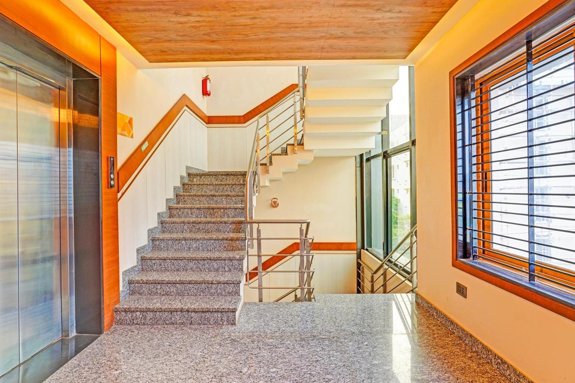 Hotel Super Townhouse Indiranagar Bangalore Exterior foto